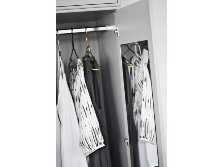 Montana - Wardrobe Composition 1