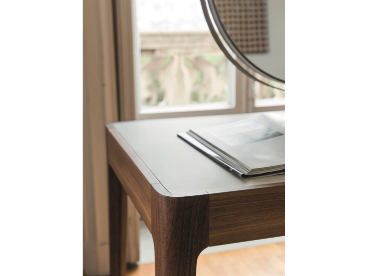 Porada - Afrodite Desk