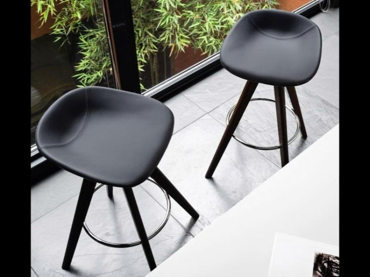 Calligaris - Palm Stool Wooden leg (Made To Order)
